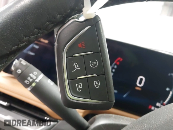 2024 Cadillac XT4 AWD Premium Luxury z VIN 1GYFZDR47RF206465, wystawiony jako IAAI lot #42562562 z przebiegiem 5 951 mil mil oraz . Historia ofert i sprzedaży dostępna na DreamBid. Obrazek 11.