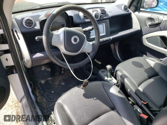2015 Smart fortwo Passion z VIN WMEEJ3BA2FK811601, wystawiony jako Copart lot #50405625 z przebiegiem 44 600 mil mil oraz Szkoda całkowita • Salvage title. Historia ofert i sprzedaży dostępna na DreamBid. Obrazek 8.