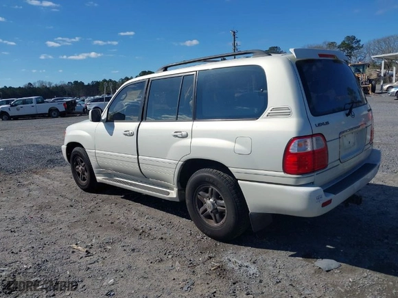 2002 Lexus LX 470 with VIN JTJHT00W123522570, listed as a IAAI auction lot 41739017 with 266,396 mi miles. Bid and sale history available at carsss.com. Image 3.