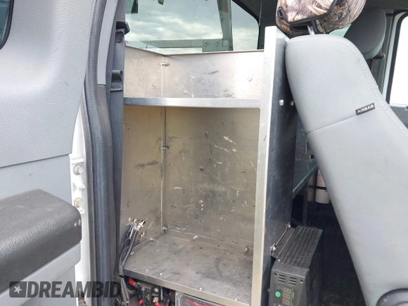 2011 Ford F-350 with VIN 1FD7X3B67BEC99033, listed as a IAAI auction lot 41891789 with 264,130 mi miles and . Bid and sale history available at DreamBid. Image 8.