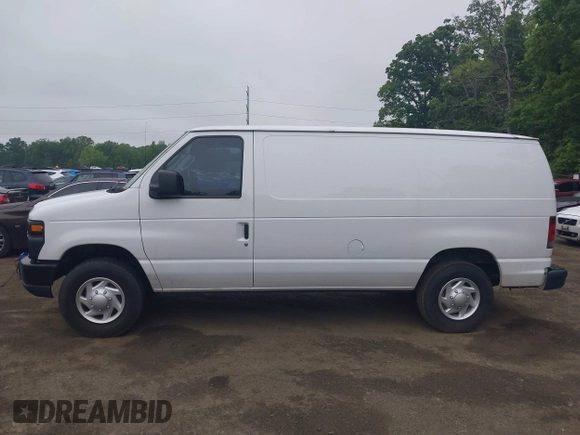 2013 Ford Econoline Cargo Commercial z VIN 1FTNE2EW6DDA13611, wystawiony jako IAAI lot #42237700 z przebiegiem 188 346 mil mil oraz . Historia ofert i sprzedaży dostępna na DreamBid. Obrazek 14.