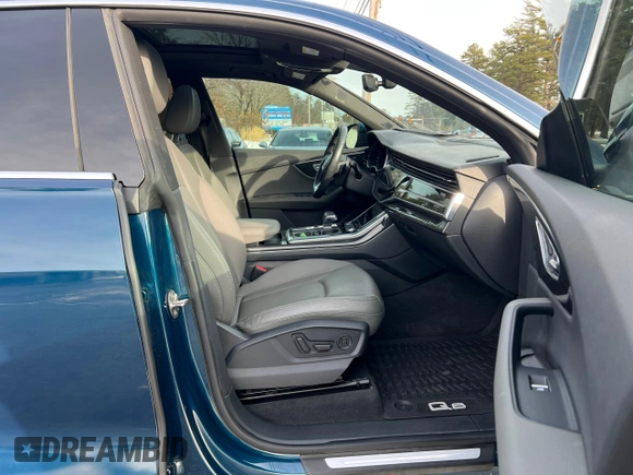 2019 Audi Q8 Prestige with VIN WA1CVAF13KD015103, listed as a Copart auction lot 44077095 with 151,460 mi miles and Clean title. Bid and sale history available at DreamBid. Image 5.
