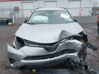 2018 Toyota RAV4 LE z VIN JTMBFREV6JJ236518, wystawiony jako IAAI lot #41977497 z przebiegiem 55 816 mil mil oraz . Historia ofert i sprzedaży dostępna na DreamBid. Obrazek 12.