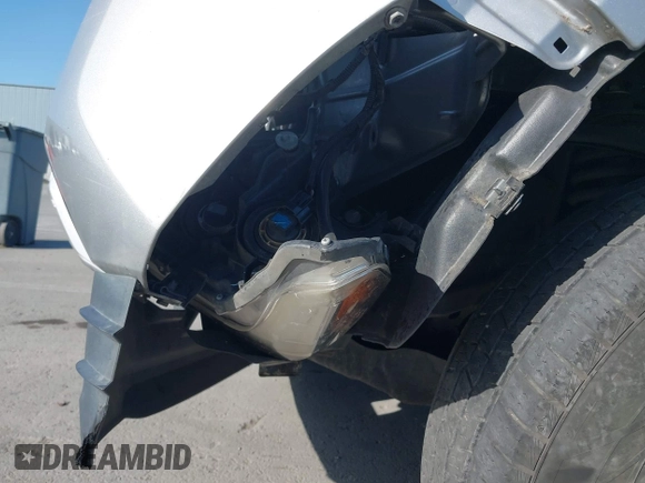 2017 Toyota Tacoma SR with VIN 5TFSX5EN9HX054583, listed as a IAAI auction lot 41991690 with 129,524 mi miles and . Bid and sale history available at DreamBid. Image 18.