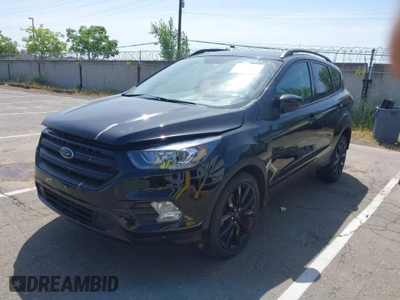 2019 Ford Escape SE with VIN 1FMCU0GD4KUB29621, listed as a IAAI auction lot 42062095 with 137,807 mi miles. Bid and sale history available at carsss.com. Image 18.