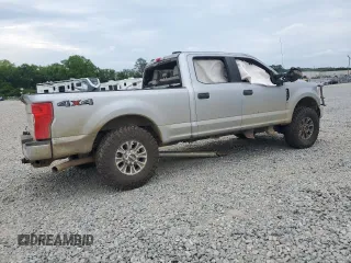 2020 Ford F-250 XL z VIN 1FT7W2B6XLEE81814, wystawiony jako Copart lot #56356235 z przebiegiem 106 361 mil mil oraz Szkoda całkowita • Salvage title. Historia ofert i sprzedaży dostępna na DreamBid. Obrazek 3.