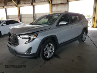 2020 GMC Terrain SLE z VIN 3GKALMEV1LL193939, wystawiony jako Copart lot #50254055 z przebiegiem 60 645 mil mil oraz Szkoda całkowita • Salvage title. Historia ofert i sprzedaży dostępna na DreamBid. Obrazek 1.