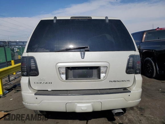 2005 Lincoln Navigator Luxury with VIN 5LMFU28535LJ18925, listed as a Copart auction lot 45752225 with 155,419 mi miles and Salvage Title. Bid and sale history available at carsss.com. Image 6.