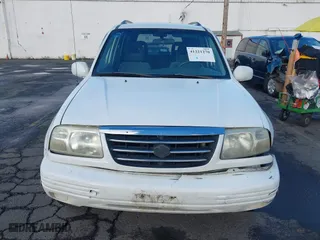 2002 Suzuki XL-7 Standard with VIN JS3TX92V824125363, listed as a IAAI auction lot 41221270 with 190,034 mi miles. Bid and sale history available at carsss.com. Image 13.