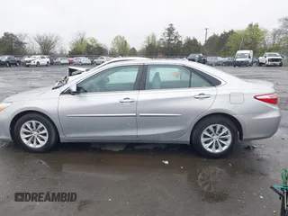 2015 Toyota Camry XLE with VIN 4T4BF1FK2FR448135, listed as a IAAI auction lot 41965092 with 67,367 mi miles. Bid and sale history available at carsss.com. Image 14.