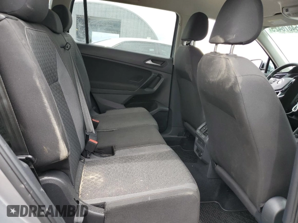 2021 Volkswagen Tiguan S z VIN 3VV1B7AX5MM062422, wystawiony jako Copart lot #54876425 z przebiegiem 114 550 mil mil oraz Nie do naprawy • Non repairable. Historia ofert i sprzedaży dostępna na DreamBid. Obrazek 11.