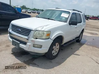 2010 Ford Explorer XLT with VIN 1FMEU6DE9AUB07735, listed as a IAAI auction lot 42107448 with 143,405 mi miles. Bid and sale history available at carsss.com. Image 2.