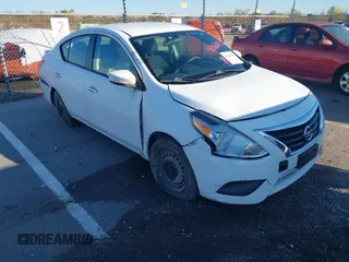 2019 Nissan Versa SV z VIN 3N1CN7AP9KL829063, wystawiony jako IAAI lot #41316103 z przebiegiem 168 548 mil mil oraz . Historia ofert i sprzedaży dostępna na DreamBid. Obrazek 1.