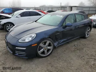 2015 Porsche Panamera 4 with VIN WP0AA2A75FL001869, listed as a Copart auction lot 47072944 with 33,753 mi miles. Bid and sale history available at carsss.com. Image 1.