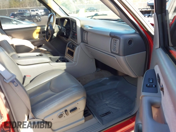 2003 Chevrolet Silverado 1500 with VIN 2GCEK19T631215989, listed as a IAAI auction lot 41633803 with 178,354 mi miles. Bid and sale history available at carsss.com. Image 5.