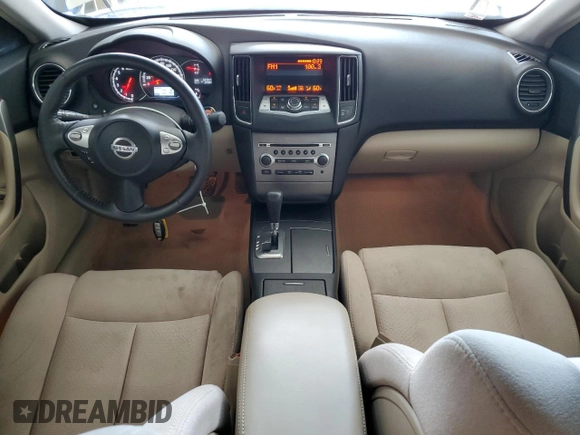 2014 Nissan Maxima SV z VIN 1N4AA5AP7EC915563, wystawiony jako Copart lot #58581365 z przebiegiem 32 347 mil mil oraz Szkoda całkowita • Salvage title. Historia ofert i sprzedaży dostępna na DreamBid. Obrazek 8.
