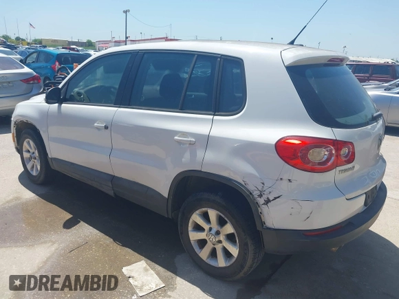 2010 Volkswagen Tiguan S with VIN WVGAV7AX0AW508232, listed as a IAAI auction lot 42001407 with Not provided miles and . Bid and sale history available at DreamBid. Image 3.