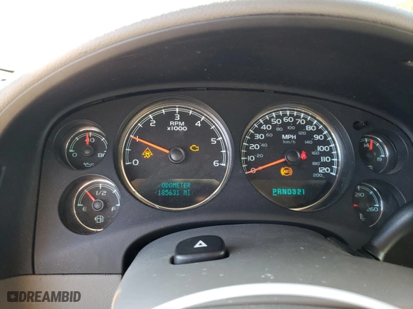 2008 Chevrolet Suburban LT w/3LT with VIN 1GNFC16J68J197700, listed as a Copart auction lot 87582755 with 185,631 mi miles and Salvage Title. Bid and sale history available at carsss.com. Image 9.