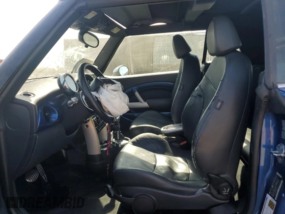 2007 MINI Convertible S with VIN WMWRH33597TL94449, listed as a Copart auction lot 43903935 with 67,484 mi miles and Non repairable. Bid and sale history available at DreamBid. Image 7.