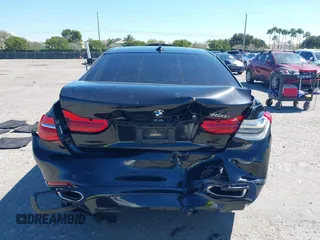 2018 BMW 7 Series 750i with VIN WBA7F0C54JGM22900, listed as a IAAI auction lot 41673673 with 66,264 mi miles. Bid and sale history available at carsss.com. Image 15.