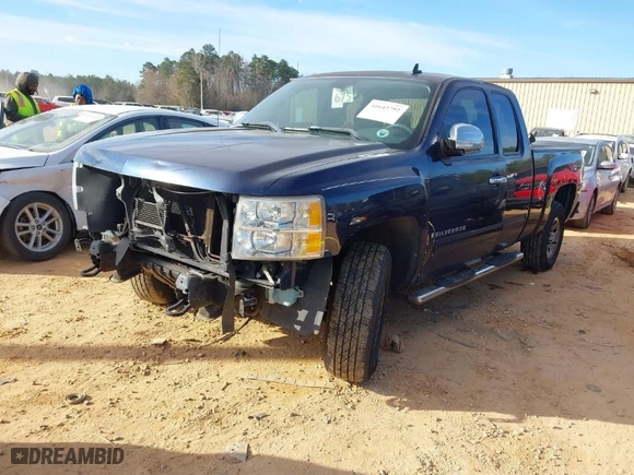 2009 Chevrolet Silverado 1500 LT with VIN 1GCEC29CX9Z153385, listed as a IAAI auction lot 41643792 with 168,361 mi miles. Bid and sale history available at carsss.com. Image 2.