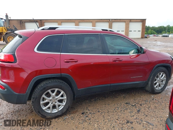 2017 Jeep Cherokee Latitude z VIN 1C4PJLCB2HW642335, wystawiony jako IAAI lot #42468776 z przebiegiem 147 126 mil mil oraz . Historia ofert i sprzedaży dostępna na DreamBid. Obrazek 13.