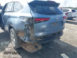 2021 Toyota Highlander L with VIN 5TDZZRAH8MS089048, listed as a IAAI auction lot 40830201 with 60,356 mi miles and . Bid and sale history available at DreamBid. Image 6.
