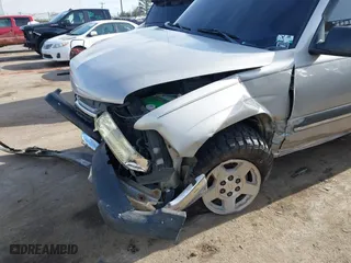 2004 Chevrolet Tahoe LT with VIN 1GNEC13Z24R307482, listed as a IAAI auction lot 41387538 with 322,339 mi miles. Bid and sale history available at carsss.com. Image 6.