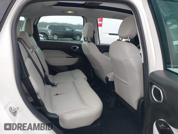 2018 FIAT 500L Trekking with VIN ZFBCFADH6JZ041198, listed as a IAAI auction lot 41063260 with 64,459 mi miles. Bid and sale history available at carsss.com. Image 8.
