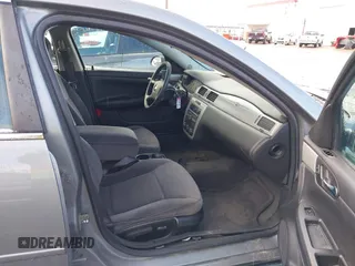 2008 Chevrolet Impala Police Police with VIN 2G1WS553381327103, listed as a IAAI auction lot 41600874 with 106,472 mi miles. Bid and sale history available at carsss.com. Image 5.
