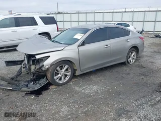 2013 Nissan Altima 2.5 S with VIN 1N4AL3AP7DC120574, listed as a IAAI auction lot 41651698 with 209,578 mi miles. Bid and sale history available at carsss.com. Image 2.