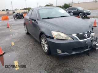 2009 Lexus IS 250 with VIN JTHBK262092085249, listed as a IAAI auction lot 41557289 with 185,746 mi miles. Bid and sale history available at carsss.com. Image 1.