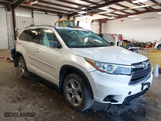 2015 Toyota Highlander Limited with VIN 5TDDKRFH6FS112661, listed as a IAAI auction lot 41733091 with 1 mi miles. Bid and sale history available at carsss.com. Image 1.