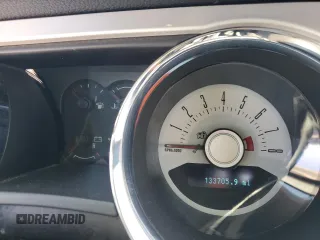 2012 Ford Mustang GT z VIN 1ZVBP8FF6C5268005, wystawiony jako Copart lot #59921495 z przebiegiem Nie podano mil oraz Szkoda całkowita • Salvage title. Historia ofert i sprzedaży dostępna na DreamBid. Obrazek 9.