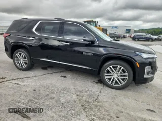 2022 Chevrolet Traverse High Country z VIN 1GNEVNKW6NJ133098, wystawiony jako Copart lot #59689065 z przebiegiem 52 627 mil mil oraz Czysty tytuł • Clean title. Historia ofert i sprzedaży dostępna na DreamBid. Obrazek 4.