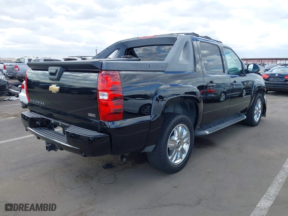 2011 Chevrolet Avalanche LT with VIN 3GNMCFE03BG351852, listed as a IAAI auction lot 42083263 with 92,292 mi miles. Bid and sale history available at carsss.com. Image 4.