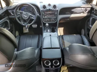 2018 Bentley Bentayga Signature z VIN SJAAC2ZV3JC016779, wystawiony jako Copart lot #54077865 z przebiegiem Nie podano mil oraz Szkoda całkowita • Salvage title. Historia ofert i sprzedaży dostępna na DreamBid. Obrazek 8.