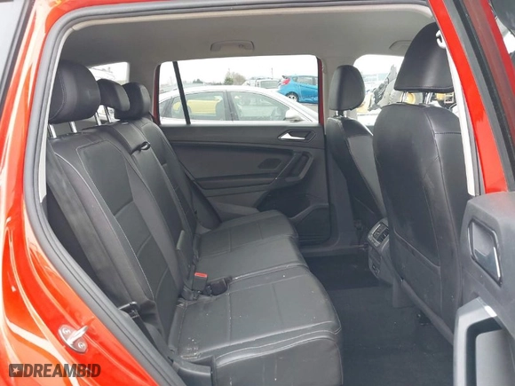 2018 Volkswagen Tiguan SEL with VIN 3VV2B7AX2JM006115, listed as a IAAI auction lot 41758870 with 87,286 mi miles. Bid and sale history available at carsss.com. Image 8.