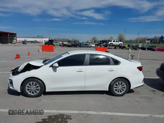 2020 Kia Forte LXS with VIN 3KPF24AD1LE257404, listed as a IAAI auction lot 41853440 with 48,475 mi miles. Bid and sale history available at carsss.com. Image 14.