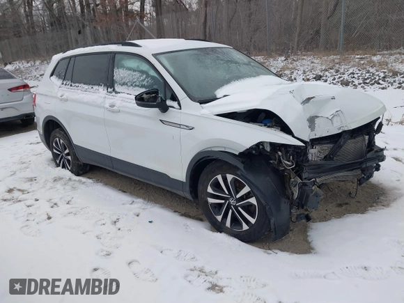 2022 Volkswagen Tiguan S with VIN 3VV0B7AX2NM125909, listed as a IAAI auction lot 41219381 with 40,886 mi miles. Bid and sale history available at carsss.com. Image 1.