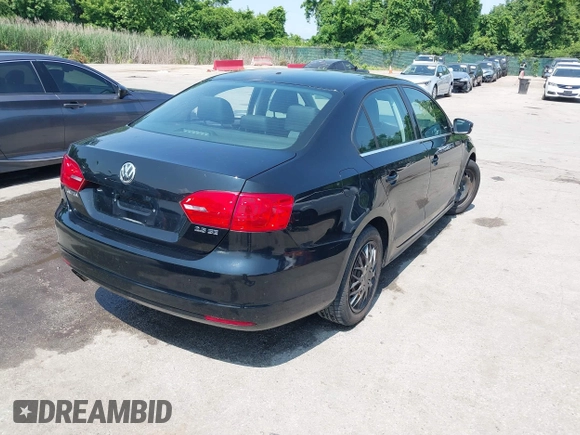 2013 Volkswagen Jetta SE with VIN 3VWDP7AJ4DM415061, listed as a IAAI auction lot 42414027 with 192,577 mi miles and . Bid and sale history available at DreamBid. Image 4.