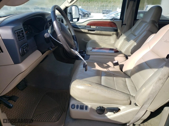 2005 Ford Excursion Limited with VIN 1FMSU43P35EA84303, listed as a Copart auction lot 68448334 with 251,400 mi miles and Clean Title. Bid and sale history available at carsss.com. Image 7.