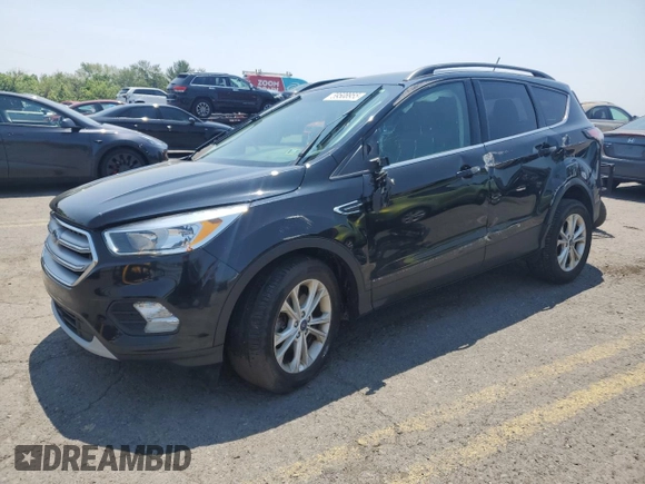 2018 Ford Escape SE z VIN 1FMCU9GD3JUA78244, wystawiony jako Copart lot #59508955 z przebiegiem 108 273 mil mil oraz Szkoda całkowita • Salvage title. Historia ofert i sprzedaży dostępna na DreamBid. Obrazek 1.