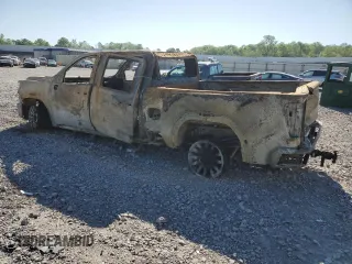 2023 GMC Sierra 3500HD Pro z VIN 1GT49SEY3PF120979, wystawiony jako Copart lot #52099984 z przebiegiem Nie podano mil oraz Szkody całkowita. Historia ofert i sprzedaży dostępna na DreamBid. Obrazek 2.
