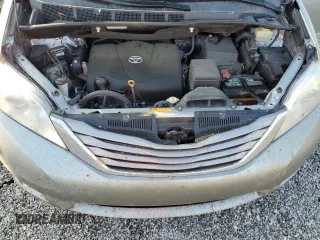 2017 Toyota Sienna XLE Auto Access Seat with VIN 5TDYZ3DC9HS820214, listed as a Copart auction lot 43328565 with 166,796 mi miles and Salvage title. Bid and sale history available at DreamBid. Image 12.