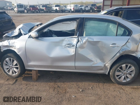 2015 Volkswagen Jetta SE with VIN 3VWD17AJ9FM274069, listed as a IAAI auction lot 42103263 with 76,984 mi miles and . Bid and sale history available at DreamBid. Image 14.