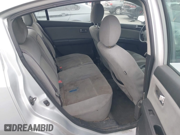 2012 Nissan Sentra 2.0 z VIN 3N1AB6AP8CL695223, wystawiony jako IAAI lot #42464414 z przebiegiem 177 161 mil mil oraz . Historia ofert i sprzedaży dostępna na DreamBid. Obrazek 8.