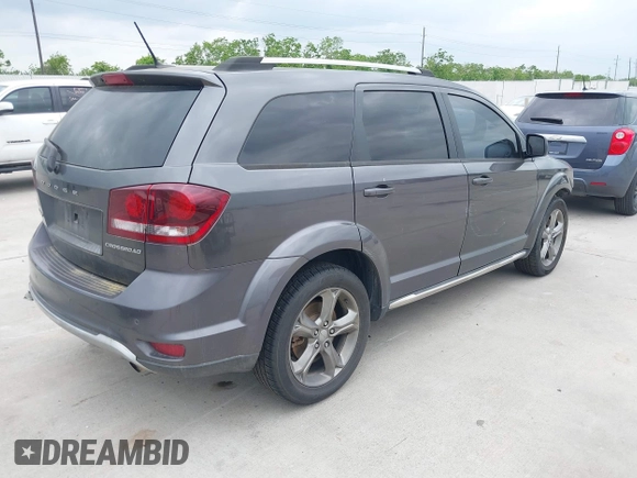 2017 Dodge Journey Crossroad Plus with VIN 3C4PDCGBXHT534777, listed as a IAAI auction lot 42052453 with 204,030 mi miles. Bid and sale history available at carsss.com. Image 4.
