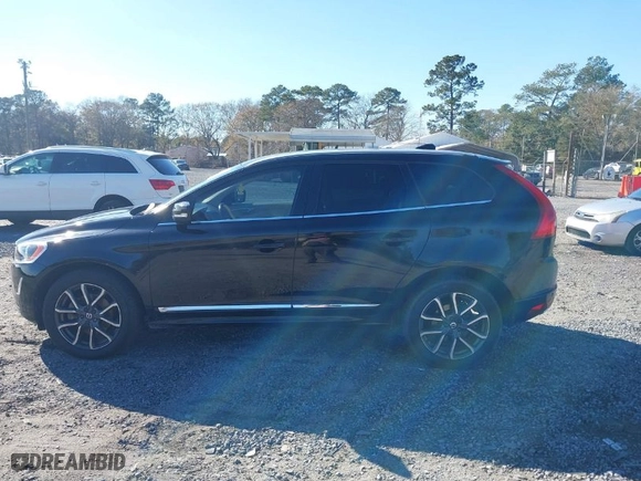 2016 Volvo XC60 T6 Drive-E with VIN YV449MDK0G2825672, listed as a IAAI auction lot 41351214 with 140,633 mi miles. Bid and sale history available at carsss.com. Image 14.