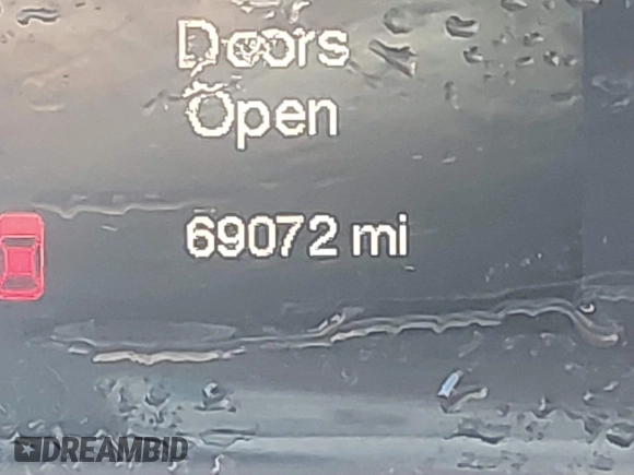 2015 Chrysler 200 Limited with VIN 1C3CCCAB1FN626906, listed as a IAAI auction lot 41644390 with 69,072 mi miles. Bid and sale history available at carsss.com. Image 15.